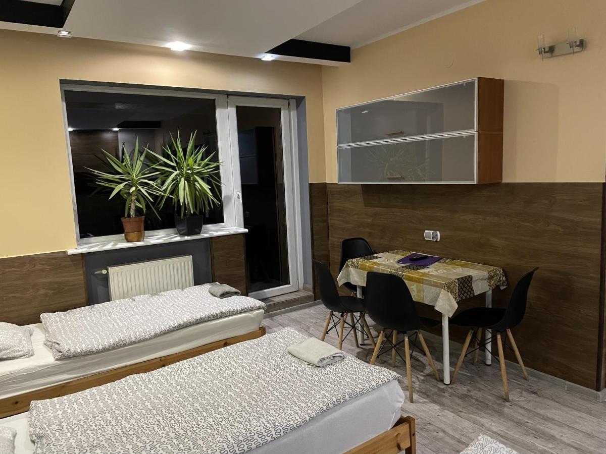 Eldom-Noclegi Pracownicze Daleka 12 Wagrowiec Exterior photo